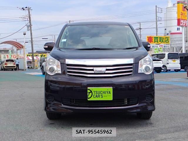 Toyota NOAH 2013-02 7456354-8