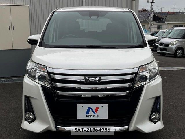 Toyota NOAH 2016-08 7456349-14