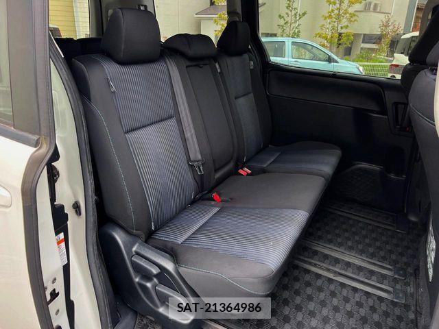 Toyota NOAH 2016-08 7456349-8