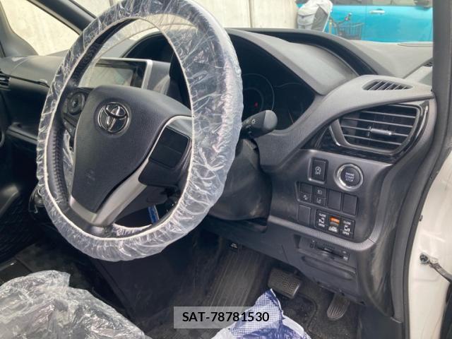 Toyota NOAH 2021-01 7456348-14