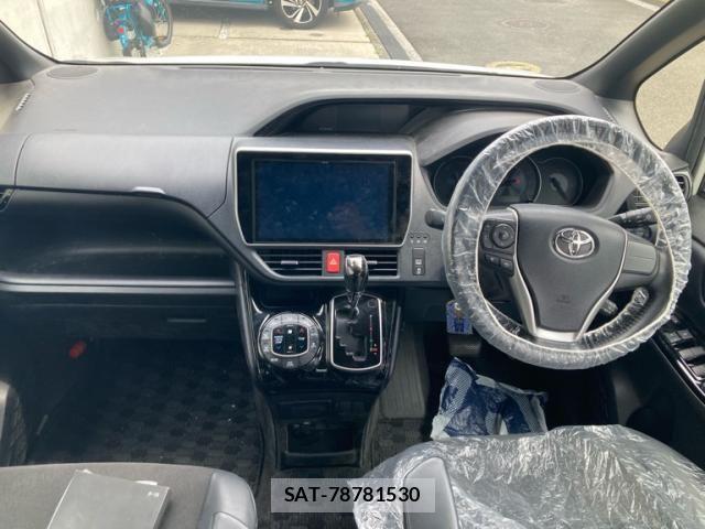 Toyota NOAH 2021-01 7456348-17