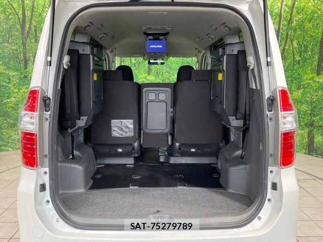 Toyota NOAH 2007-06 7456361-10