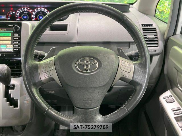 Toyota NOAH 2007-06 7456361-11