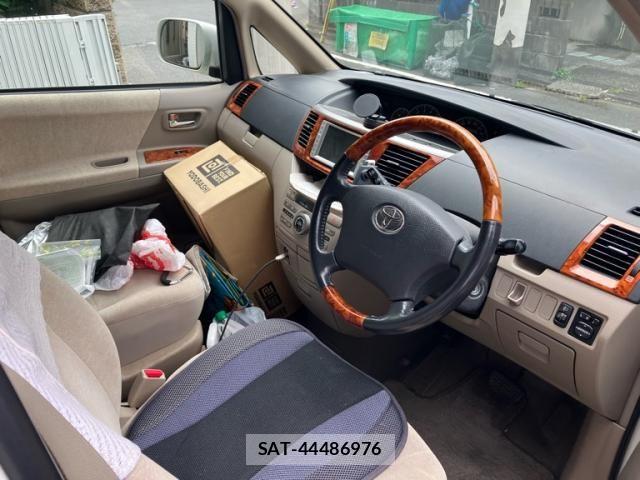 Toyota NOAH 2005-04 7456370-14