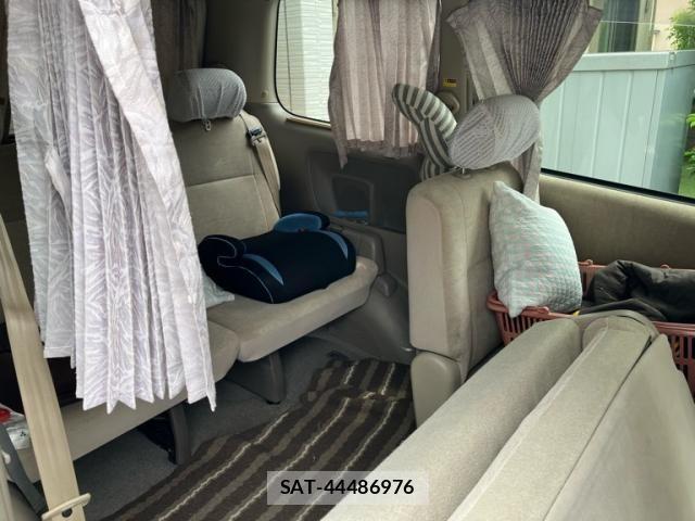 Toyota NOAH 2005-04 7456370-16