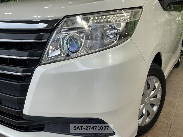 Toyota NOAH 2015-03 7456353-11