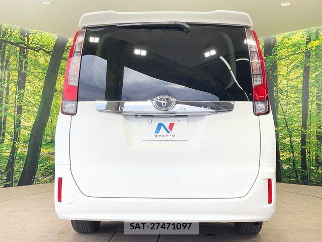 Toyota NOAH 2015-03 7456353-14