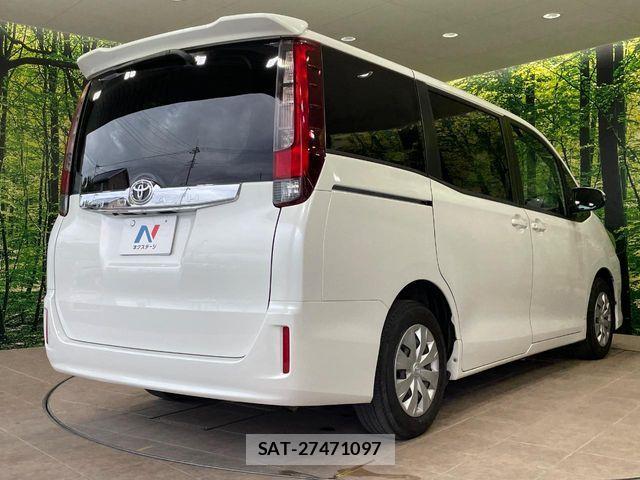 Toyota NOAH 2015-03 7456353-16