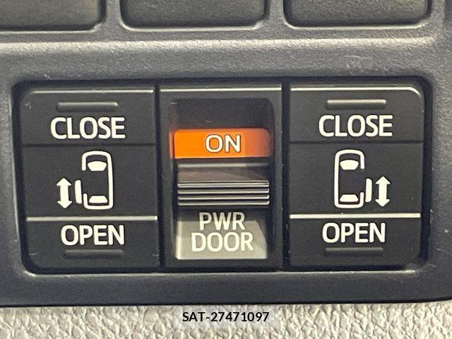 Toyota NOAH 2015-03 7456353-2
