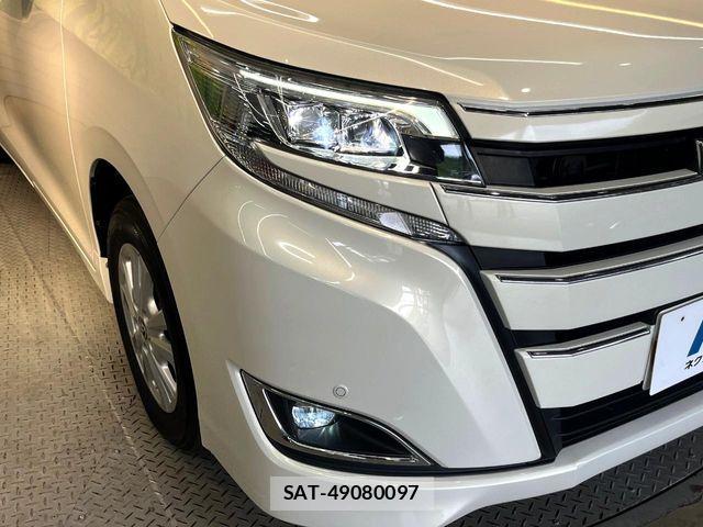 Toyota NOAH 2018-03 7456343-13