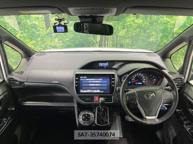 Toyota NOAH 2021-07 7456333-1