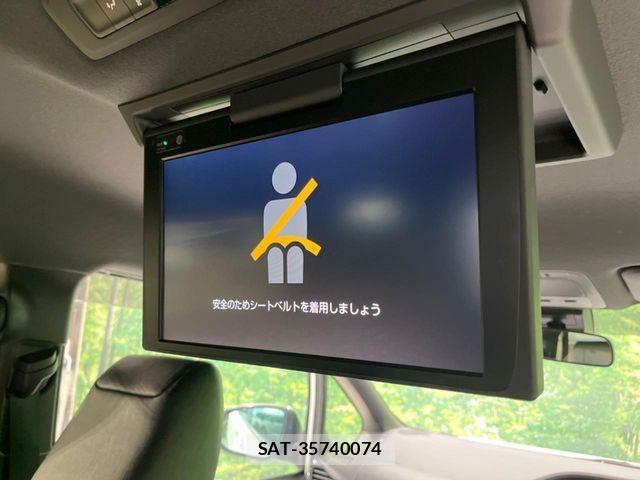 Toyota NOAH 2021-07 7456333-2