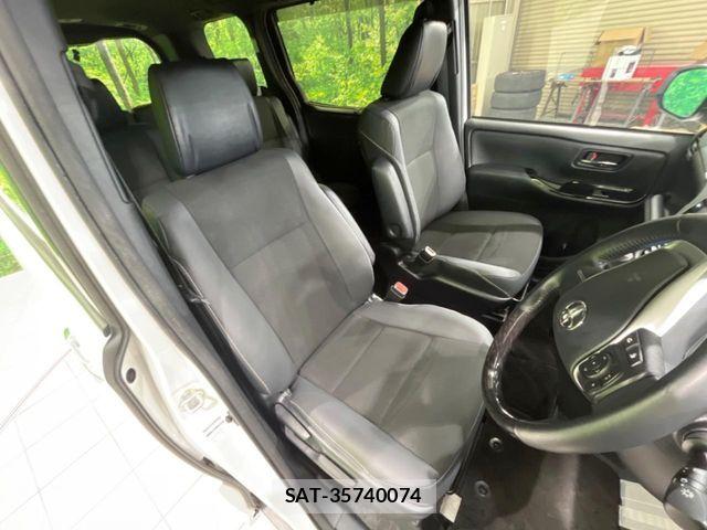 Toyota NOAH 2021-07 7456333-7