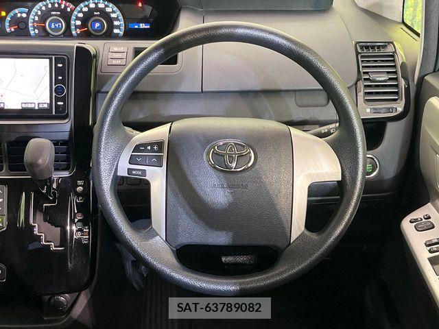 Toyota NOAH 2013-07 7456357-12
