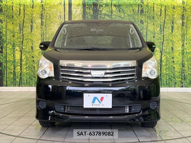 Toyota NOAH 2013-07 7456357-14