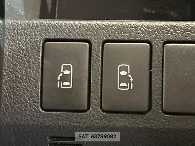 Toyota NOAH 2013-07 7456357-5