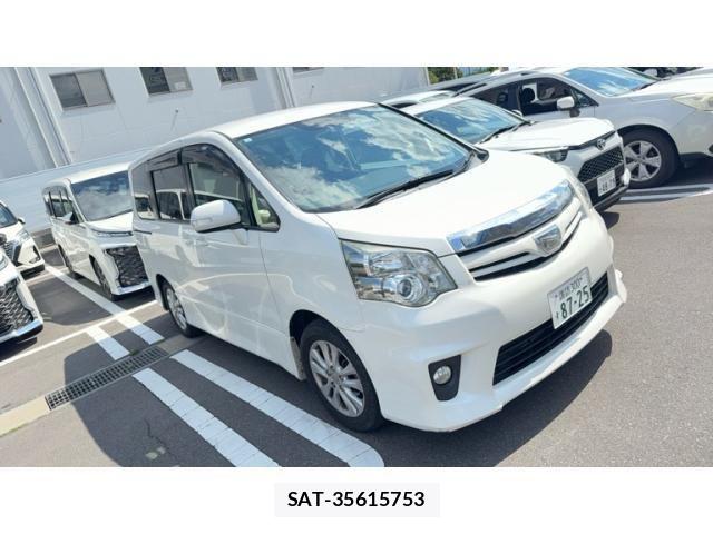 Toyota NOAH 2013-11 7456360-0