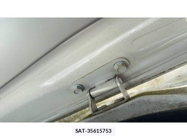 Toyota NOAH 2013-11 7456360-9