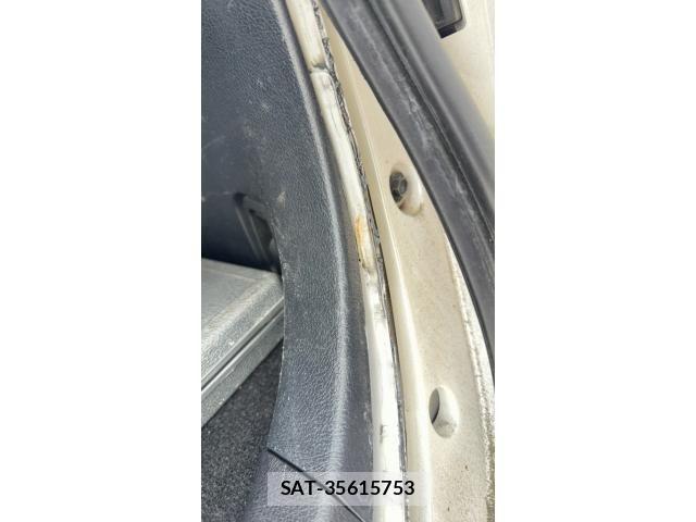 Toyota NOAH 2013-11 7456360-10