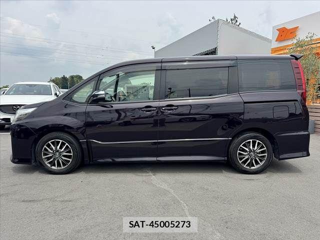 Toyota NOAH 2016-02 7456351-10