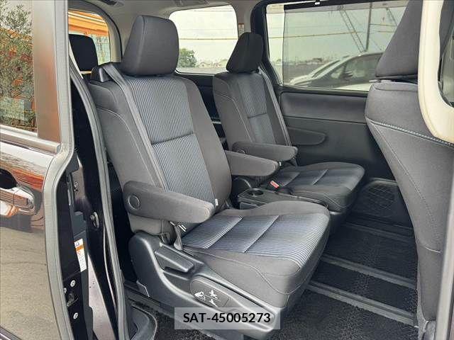 Toyota NOAH 2016-02 7456351-19