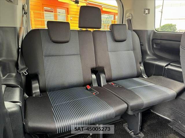 Toyota NOAH 2016-02 7456351-20