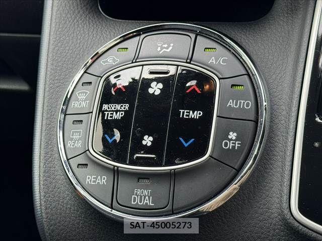 Toyota NOAH 2016-02 7456351-3