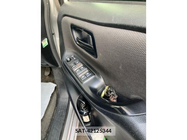 Toyota NOAH 2019-10 7456355-10