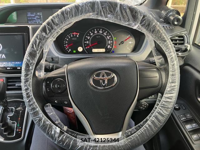 Toyota NOAH 2019-10 7456355-19