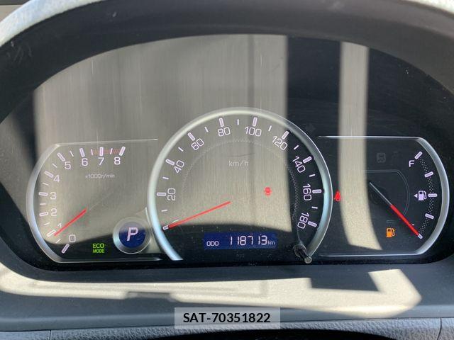 Toyota NOAH 2015-06 7456356-12