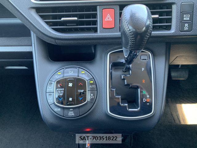 Toyota NOAH 2015-06 7456356-16