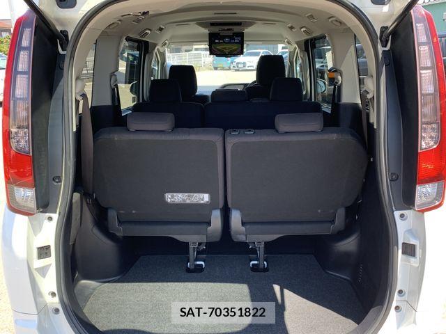 Toyota NOAH 2015-06 7456356-26