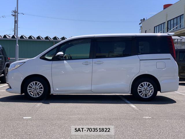 Toyota NOAH 2015-06 7456356-4