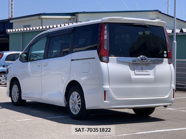 Toyota NOAH 2015-06 7456356-5
