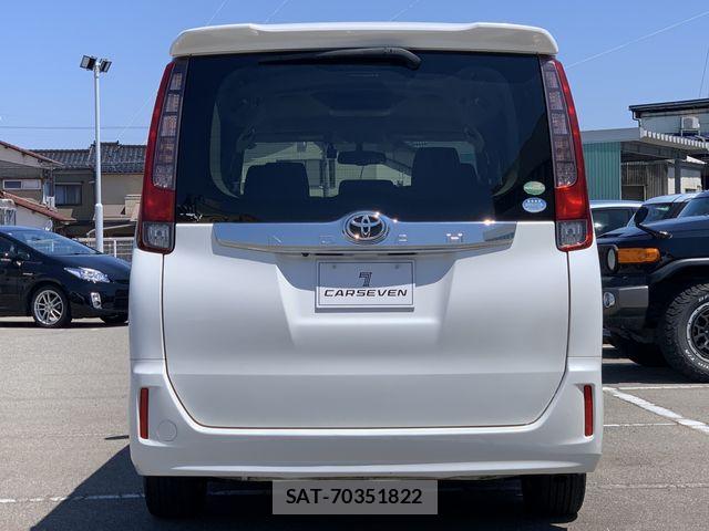 Toyota NOAH 2015-06 7456356-6