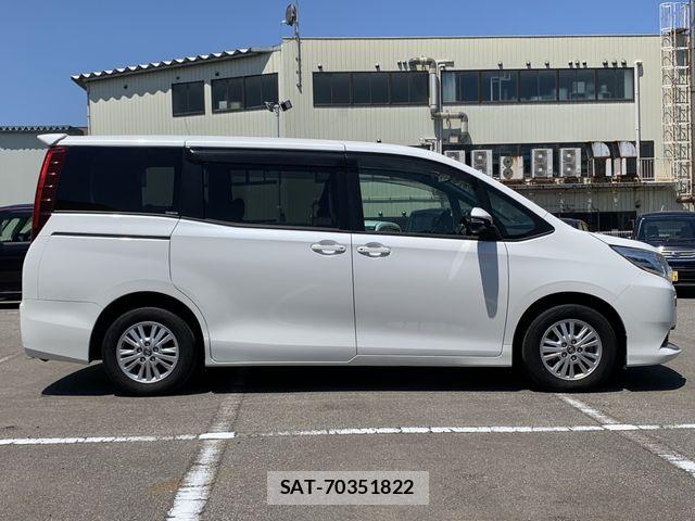 Toyota NOAH 2015-06 7456356-8