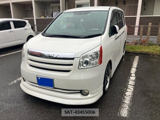 Toyota NOAH 2009-06 7456365-2