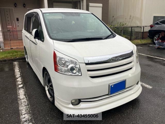 Toyota NOAH 2009-06 7456365-3