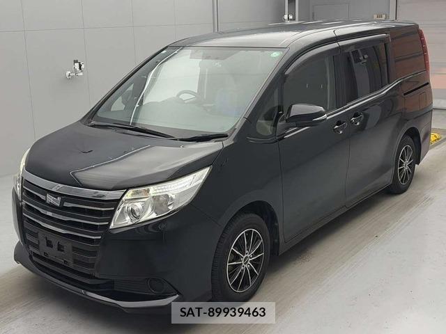 Toyota NOAH 2015-11 7471406-0
