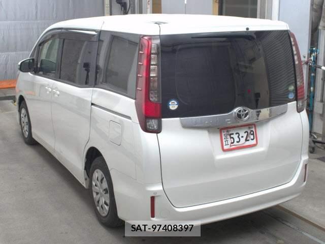 Toyota NOAH 2015-10 7491202-1