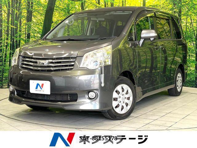 Toyota NOAH 2013-08 7501913-0