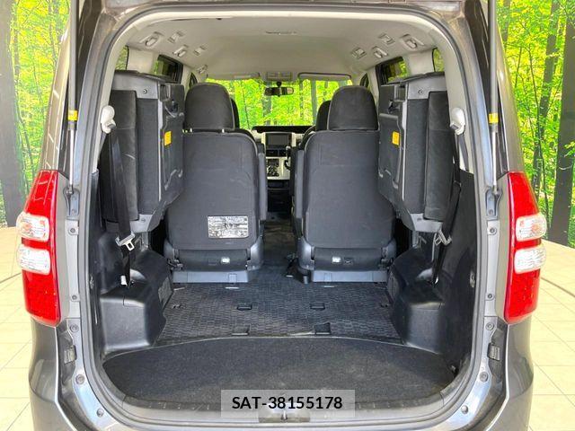 Toyota NOAH 2013-08 7501913-10