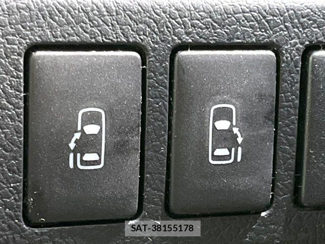 Toyota NOAH 2013-08 7501913-4