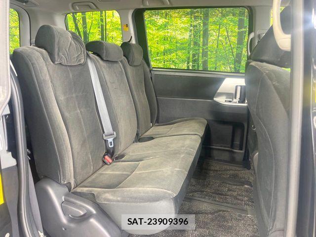 Toyota NOAH 2013-07 7501914-8