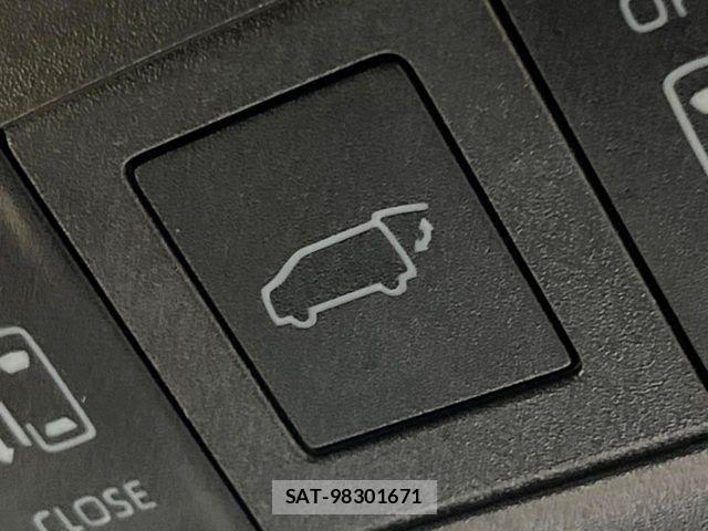 Toyota NOAH 2025-09 7501895-8