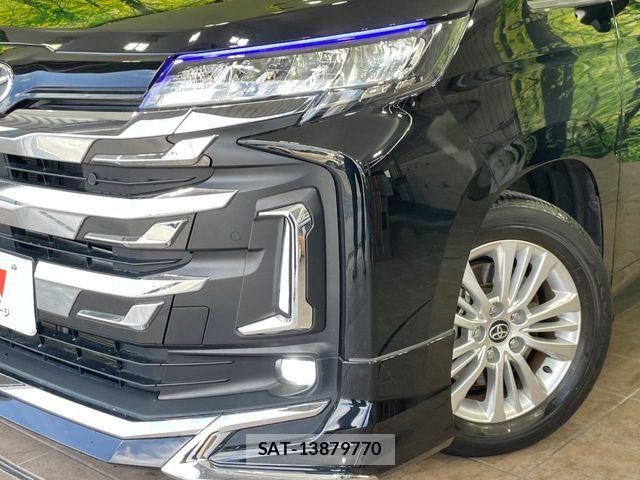 Toyota NOAH 2023-05 7501903-12