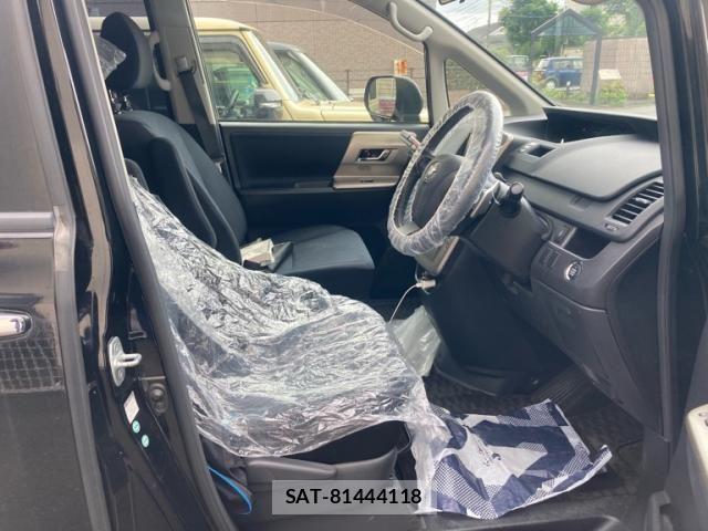 Toyota NOAH 2011-11 7501917-14