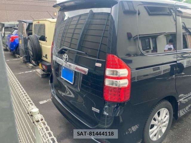 Toyota NOAH 2011-11 7501917-3