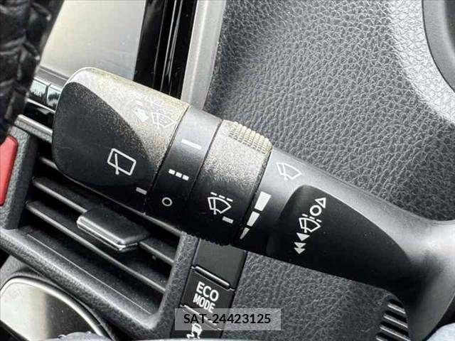 Toyota NOAH 2014-02 7501910-25