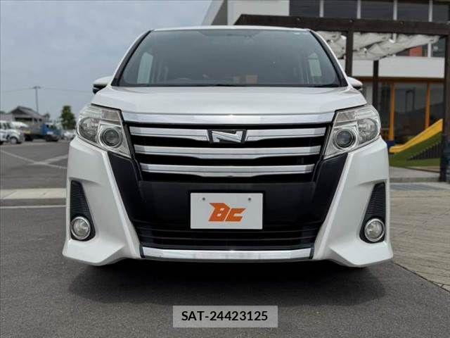 Toyota NOAH 2014-02 7501910-8